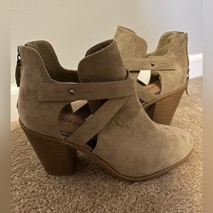 New women’s ankle boots/ booties